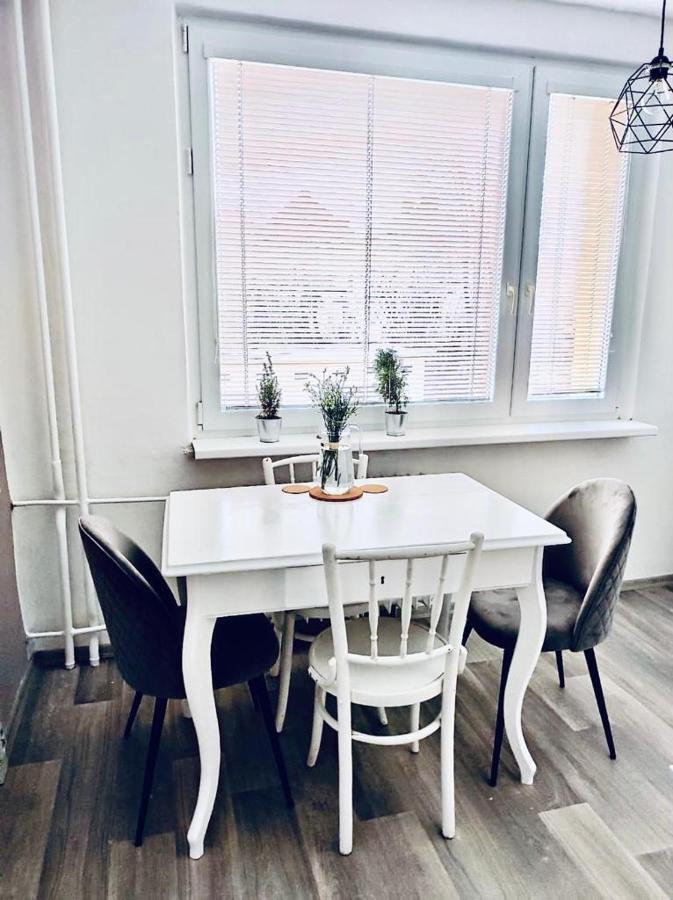 Apartman Domov Ντέτσιν Εξωτερικό φωτογραφία