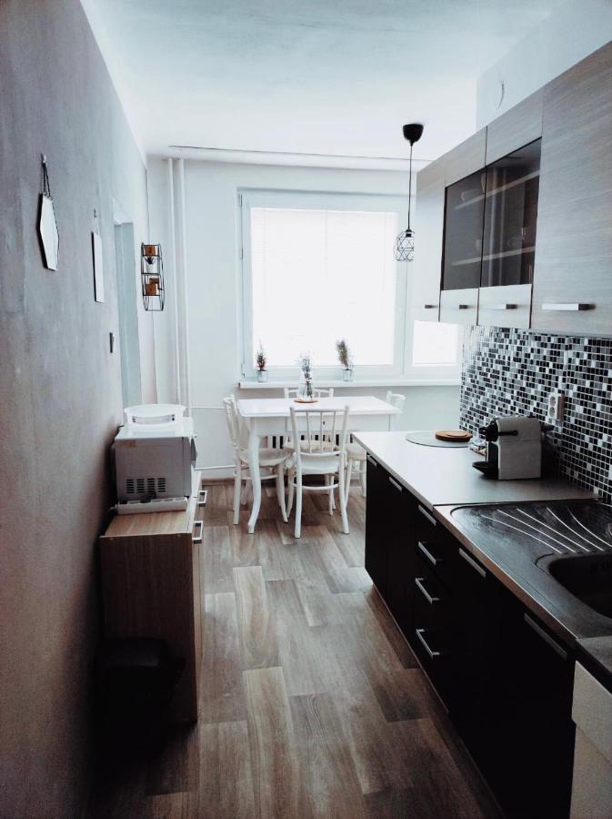 Apartman Domov Ντέτσιν Εξωτερικό φωτογραφία